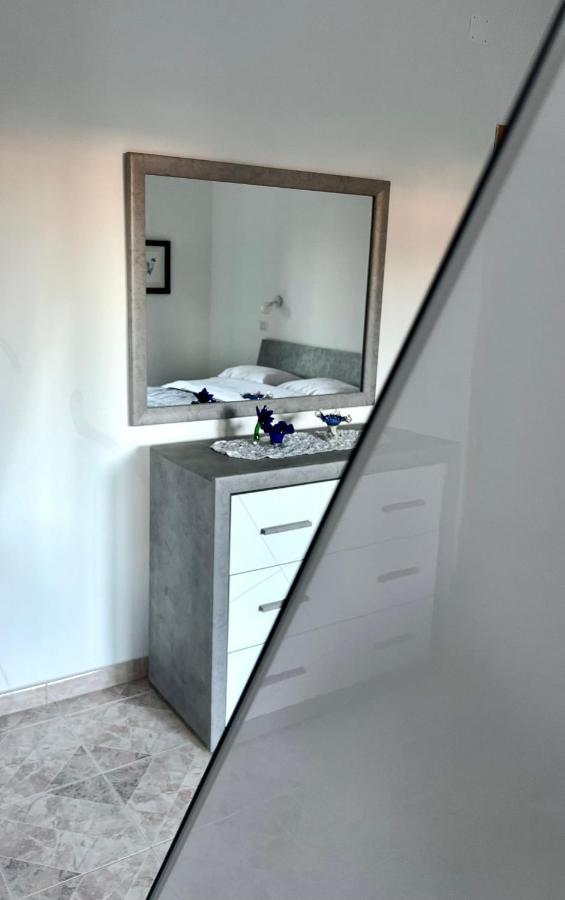 Infinity Experience Casa Vacanza Incantevole Con Terrazzo Scala Zewnętrze zdjęcie